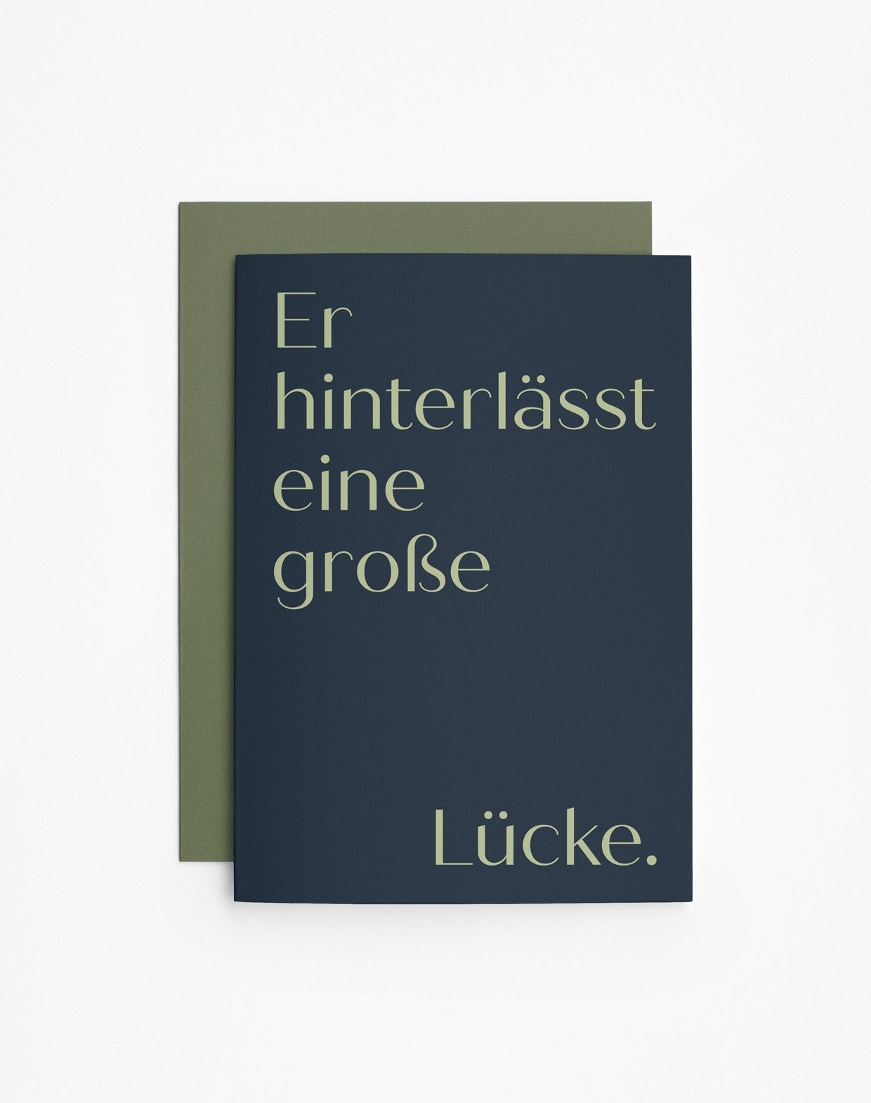 Beileidskarte „Er hinterlässt eine große Lücke.“ inkl. passendem Umschlag von heartfelt paper & co.